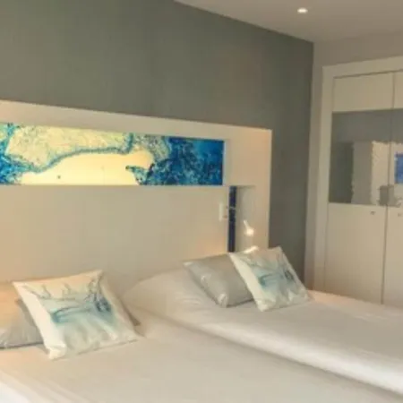 Josse מלון אנטיב