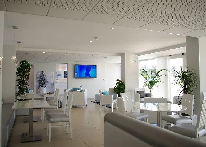 Josse Otel Antibes